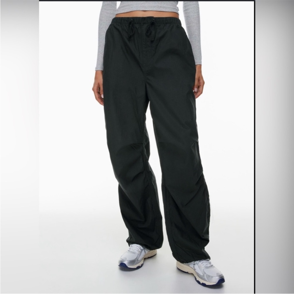 Aritzia TNA Black parachute pant